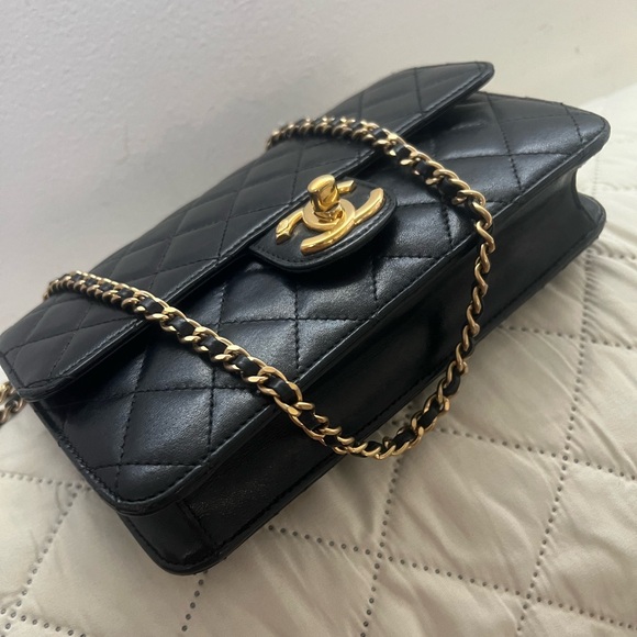 CHANEL Black Quilted Crossbody Bag with Gold Chain - Picture 3 of 12